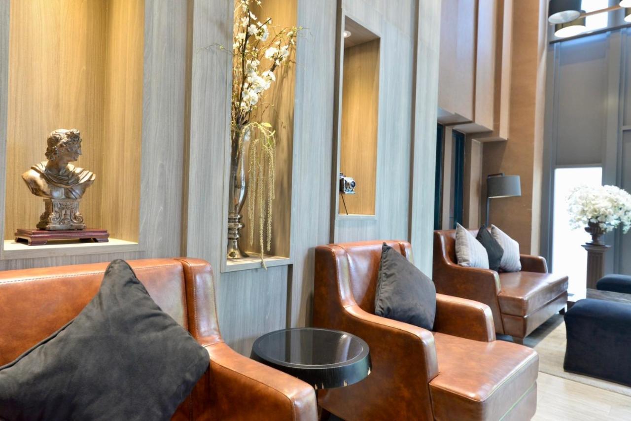 Dazzle Sukhumvit 7 By Lefoyer Apartment Bangkok Bagian luar foto