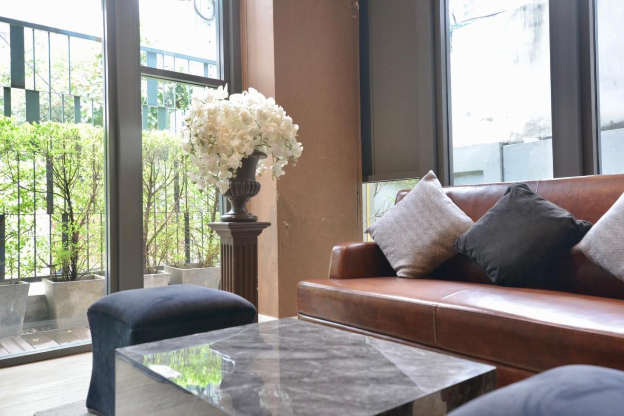 Dazzle Sukhumvit 7 By Lefoyer Apartment Bangkok Bagian luar foto