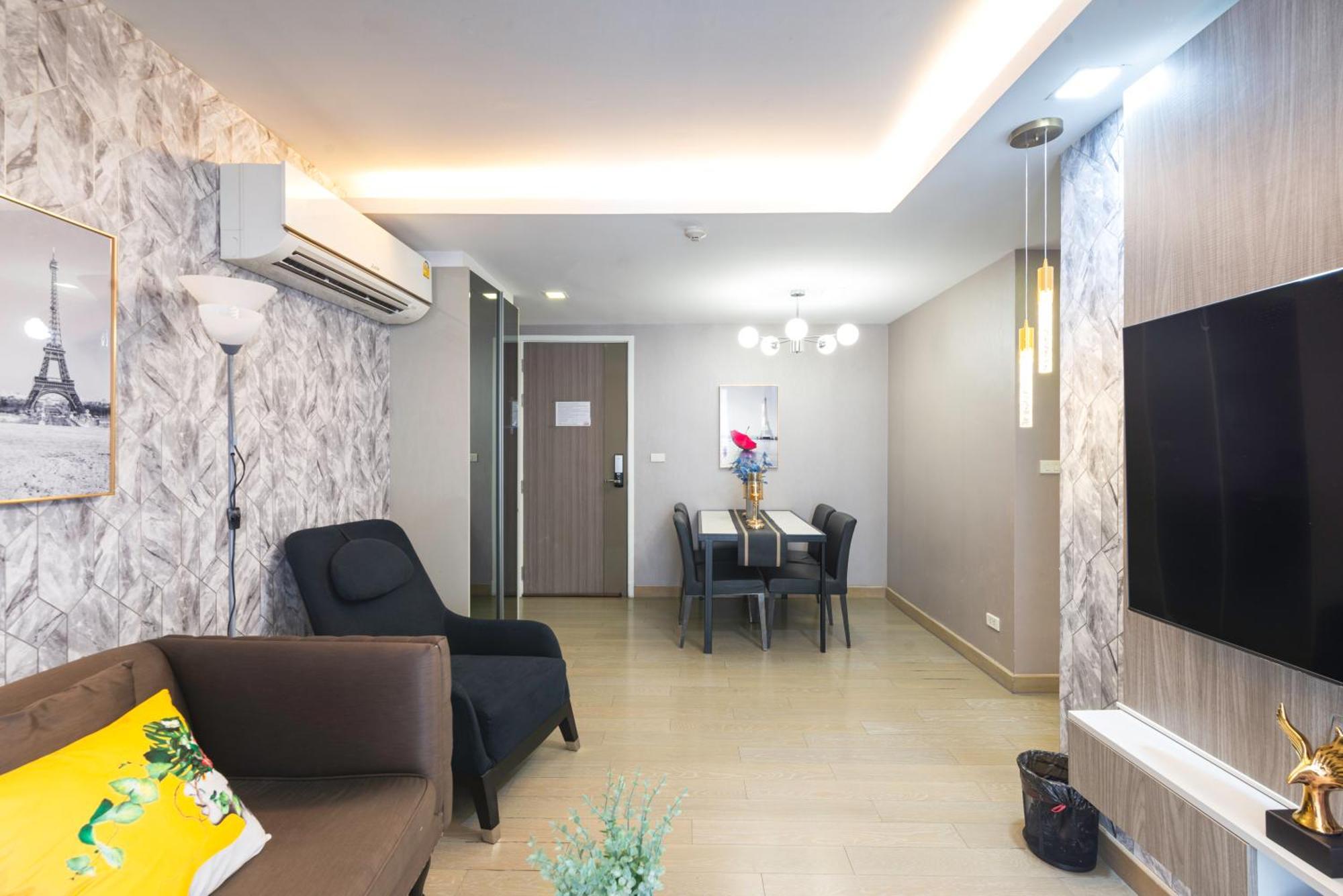 Dazzle Sukhumvit 7 By Lefoyer Apartment Bangkok Bagian luar foto