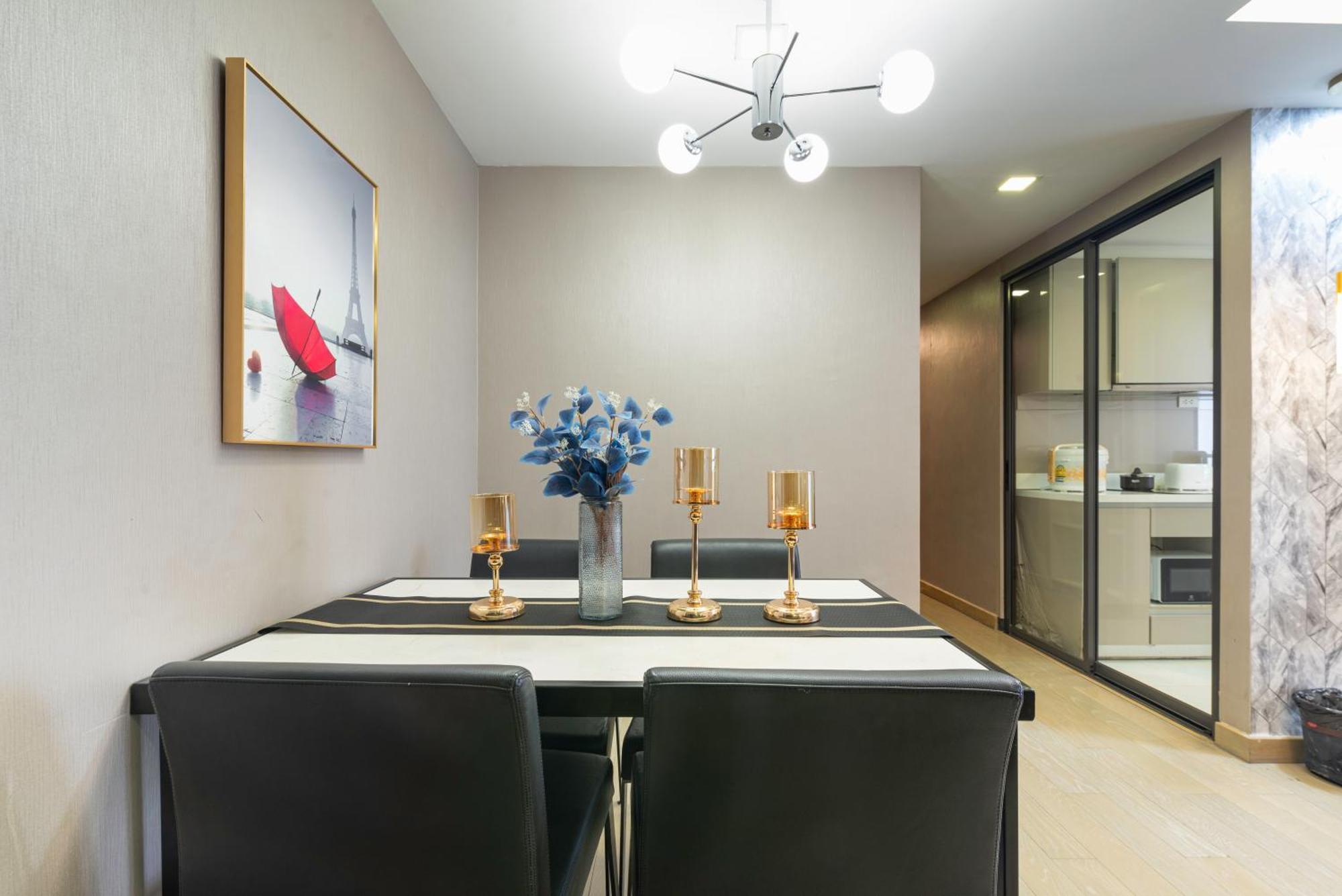 Dazzle Sukhumvit 7 By Lefoyer Apartment Bangkok Bagian luar foto
