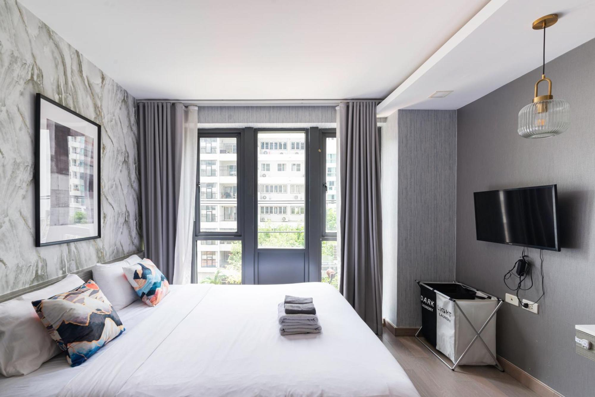 Dazzle Sukhumvit 7 By Lefoyer Apartment Bangkok Bagian luar foto
