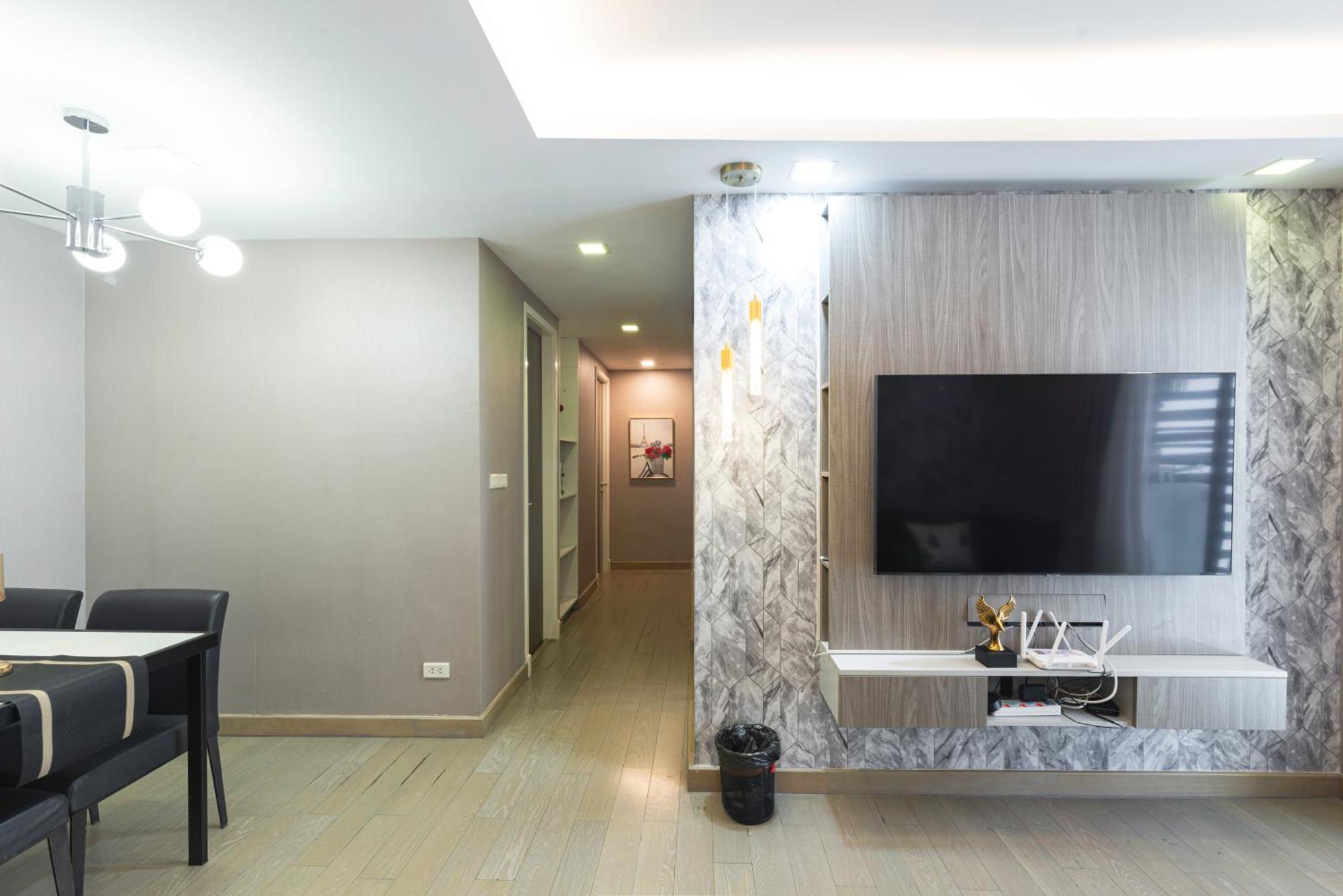 Dazzle Sukhumvit 7 By Lefoyer Apartment Bangkok Bagian luar foto
