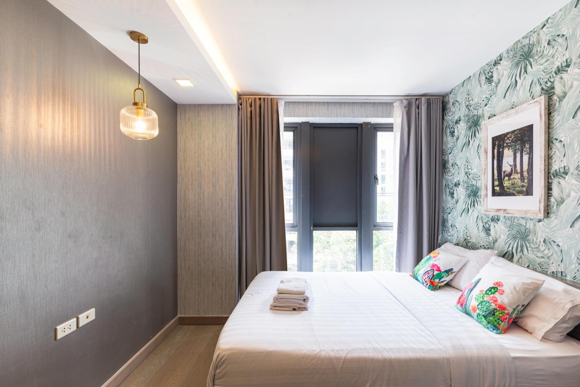 Dazzle Sukhumvit 7 By Lefoyer Apartment Bangkok Bagian luar foto