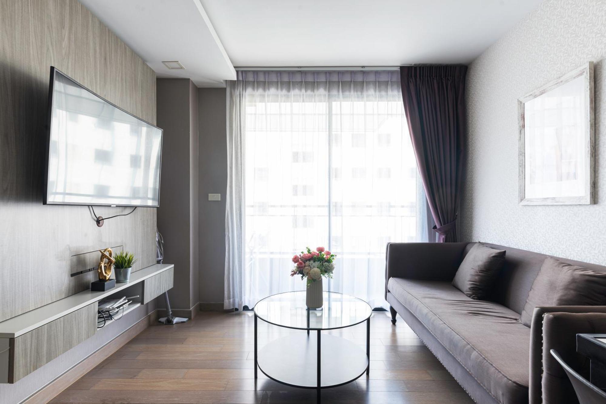 Dazzle Sukhumvit 7 By Lefoyer Apartment Bangkok Bagian luar foto