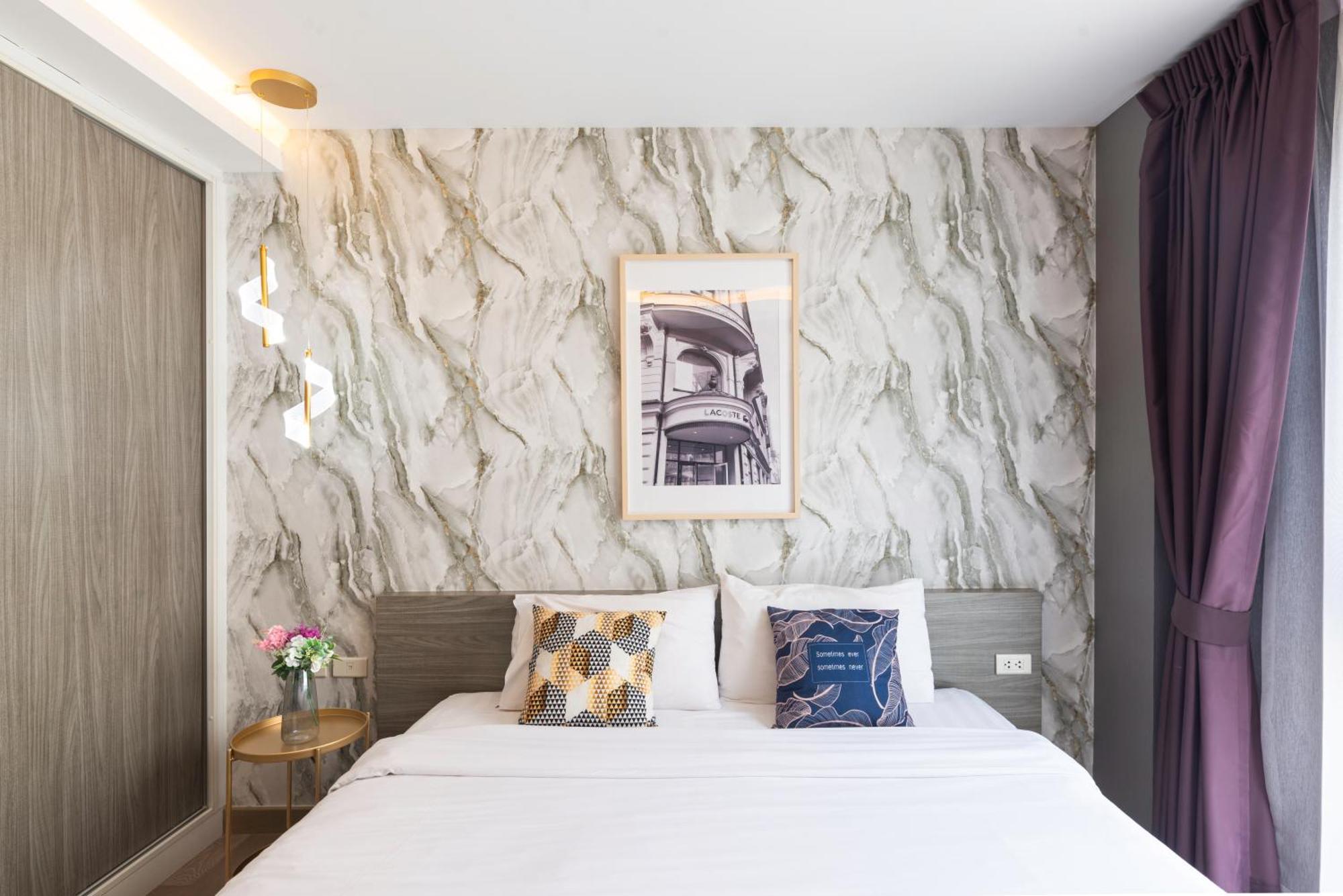 Dazzle Sukhumvit 7 By Lefoyer Apartment Bangkok Bagian luar foto